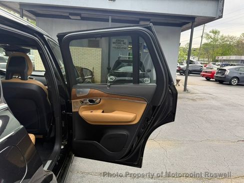 Used 2017 Volvo XC90 T8 Inscription w/ Luxury Package AWD/4WD image 20