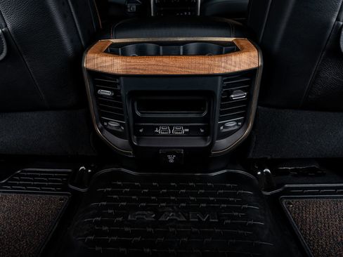 Used 2020 RAM 3500 Limited image 33