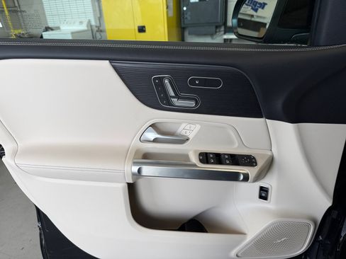 Used 2026 Mercedes-Benz GLB 250 4MATIC image 13