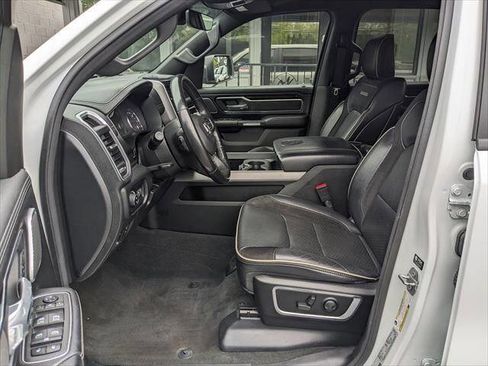 Used 2022 RAM 1500 Laramie AWD/4WD image 9