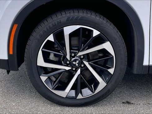 Used 2024 Mitsubishi Outlander SE image 7