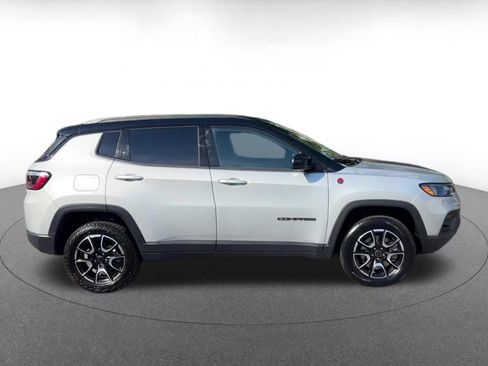 Used 2025 Jeep Compass Trailhawk AWD/4WD image 16