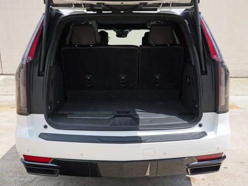 Used 2022 Cadillac Escalade Sport Platinum AWD/4WD image 10