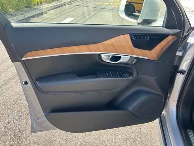 Certified 2023 Volvo XC90 B6 Plus AWD/4WD image 19