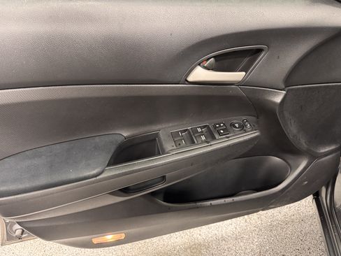 Used 2011 Honda Accord LX-P image 19