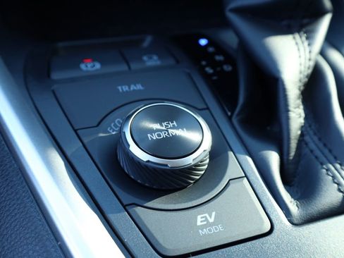 New 2025 Toyota RAV4 XLE image 9