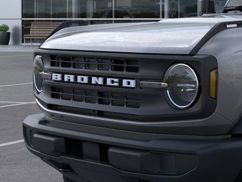 New 2025 Ford Bronco Base image 40