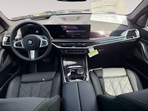 New 2026 BMW X5 xDrive40i w/ M Sport Package AWD/4WD image 10