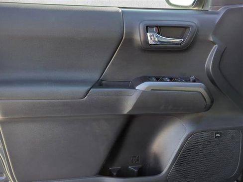 Used 2023 Toyota Tacoma TRD Off-Road image 10