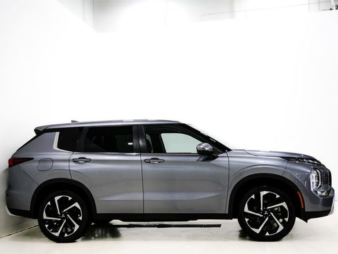 Used 2024 Mitsubishi Outlander SE AWD/4WD image 4