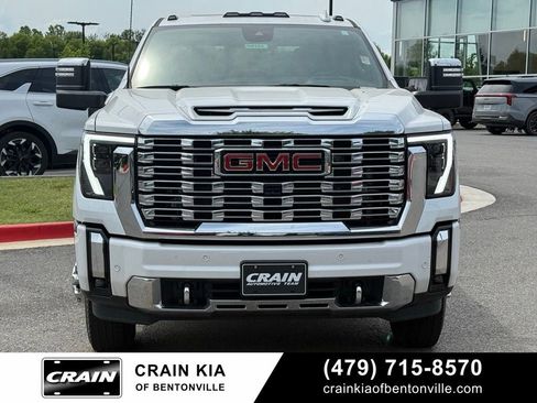 Used 2024 GMC Sierra 3500 Denali w/ Denali Reserve Package AWD/4WD image 2