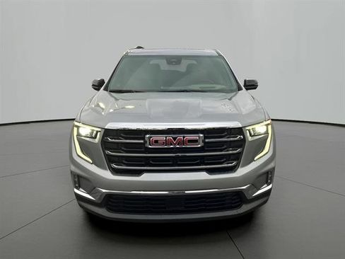 Used 2025 GMC Acadia Elevation w/ Elevation Premium Package image 8