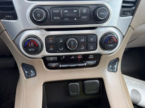 Used 2019 GMC Yukon SLT w/ HD Trailering Package AWD/4WD image 11