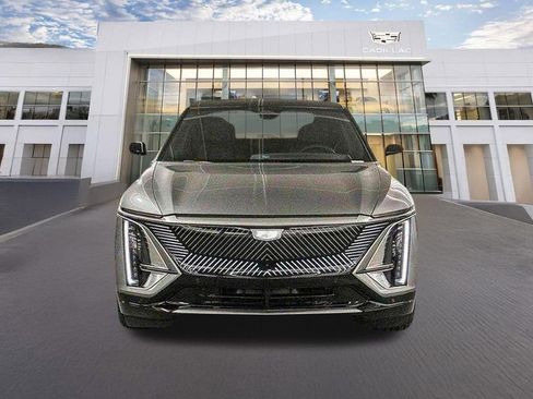 Used 2026 Cadillac Lyriq Premium Luxury RWD image 2