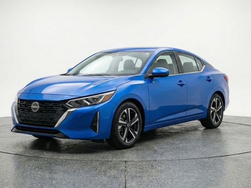 Used 2025 Nissan Sentra SV FWD image 3