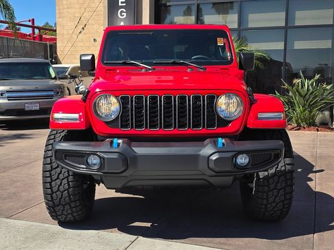 Used 2024 Jeep Wrangler Unlimited AWD/4WD image 4