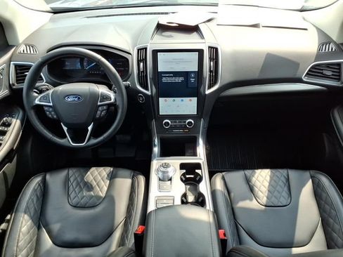 Certified 2024 Ford Edge Titanium w/ Equipment Group 301A AWD/4WD image 9