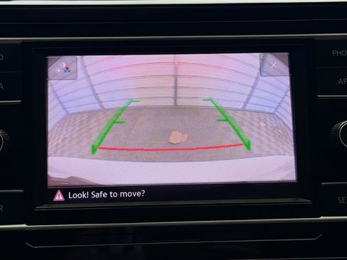 Used 2018 Volkswagen Tiguan S FWD image 15