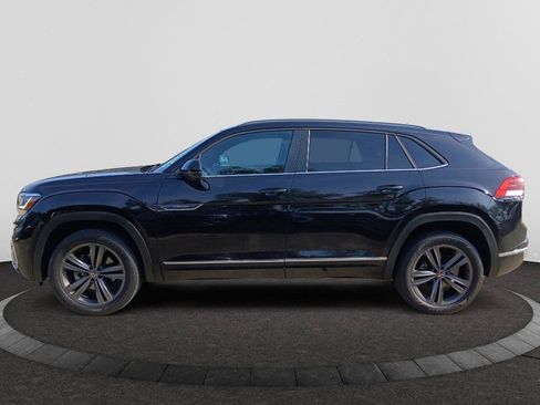 Used 2021 Volkswagen Atlas Cross Sport SE w/ Panoramic Sunroof Package FWD image 4