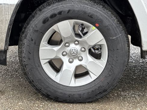 New 2026 RAM 1500 4x4 Crew Cab image 23