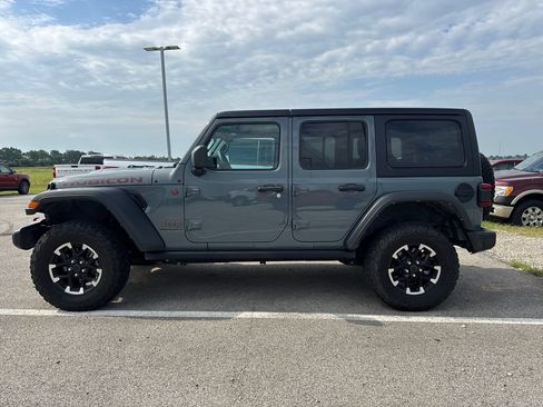 Used 2025 Jeep Wrangler Unlimited Rubicon AWD/4WD image 8