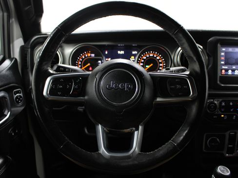 Used 2019 Jeep Wrangler Unlimited Sahara w/ Cold Weather Group AWD/4WD image 10