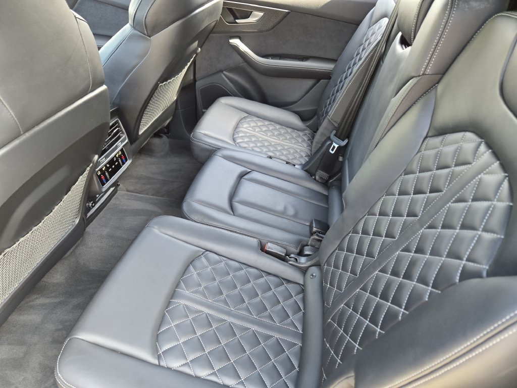 Used 2023 Audi SQ7 Premium Plus AWD/4WD image 40