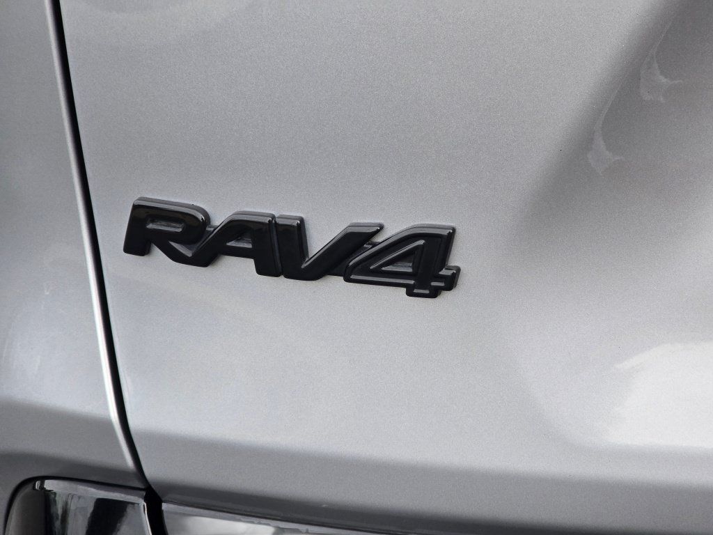 Used 2025 Toyota RAV4 XSE w/ Advanced Technology Package AWD/4WD image 33