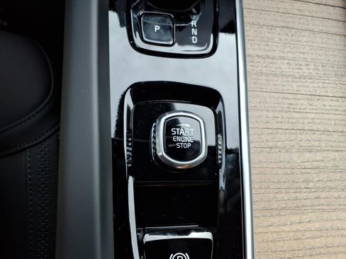 New 2026 Volvo XC60 B5 Plus w/ Protection Package Premier AWD/4WD image 19