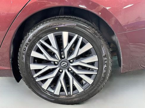 Used 2024 Nissan Altima 2.5 SV FWD image 29