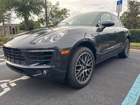 Used 2018 Porsche Macan AWD/4WD image 1