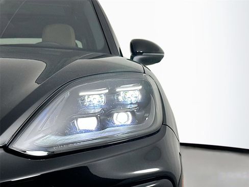 Used 2026 Porsche Cayenne Coupe AWD/4WD image 15