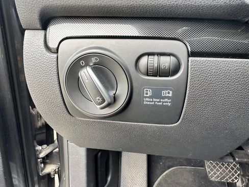 Used 2010 Volkswagen Jetta TDI image 23