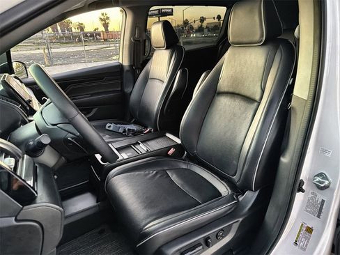 Used 2023 Honda Odyssey Elite image 13