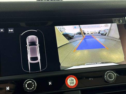 New 2026 Porsche Macan image 23