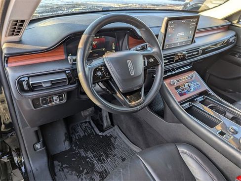 Used 2024 Lincoln Aviator Reserve w/ Equipment Group 201A image 8