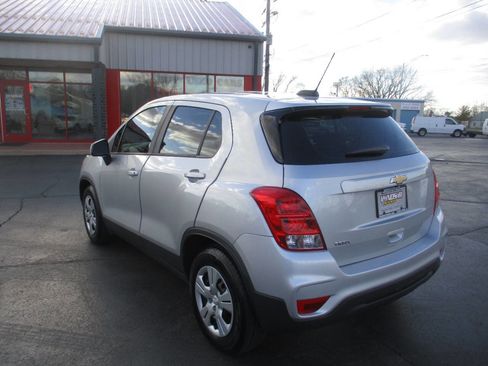 Used 2018 Chevrolet Trax LS image 3