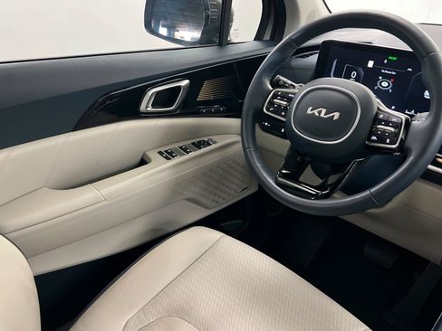 Used 2026 Kia Carnival SX Prestige FWD image 12