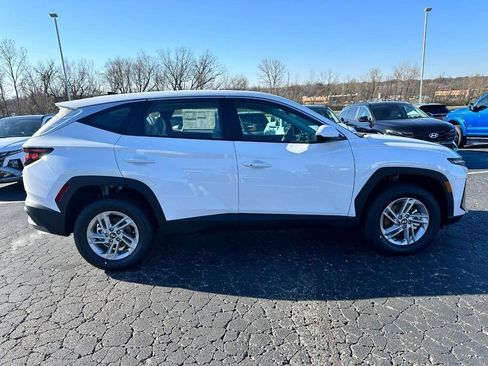 Used 2026 Hyundai Tucson SE AWD/4WD image 2