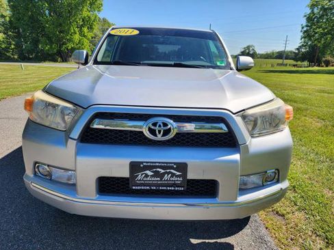 Used 2011 Toyota 4Runner SR5 AWD/4WD image 3