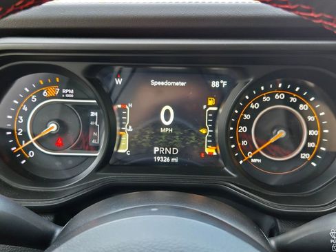 Used 2024 Jeep Wrangler Rubicon AWD/4WD image 16