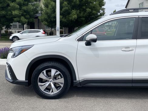 Used 2023 Subaru Ascent Premium w/ Convenience Package AWD/4WD image 2