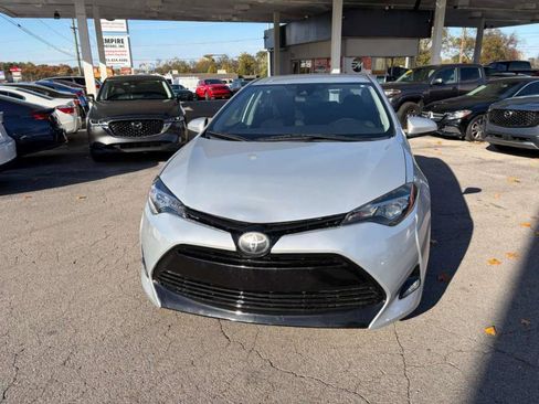 Used 2018 Toyota Corolla LE FWD image 2