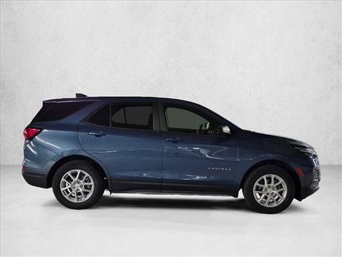 Used 2024 Chevrolet Equinox LS w/ LS Convenience Package FWD image 4