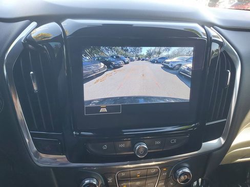 Used 2023 Chevrolet Traverse LT image 32