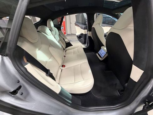 Used 2024 Tesla Model S image 44