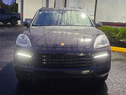 Used 2022 Porsche Cayenne image 2