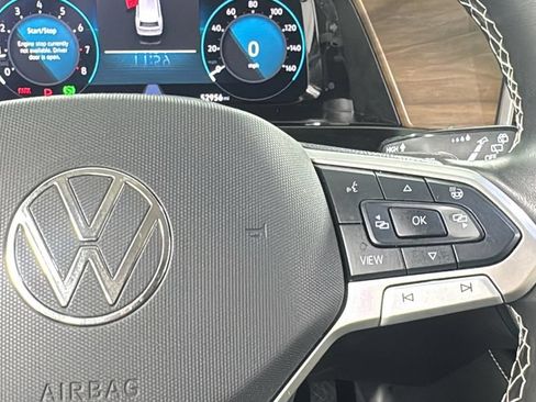 Used 2025 Volkswagen Atlas SE AWD/4WD image 23