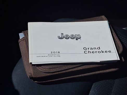 Used 2018 Jeep Grand Cherokee Limited AWD/4WD image 24