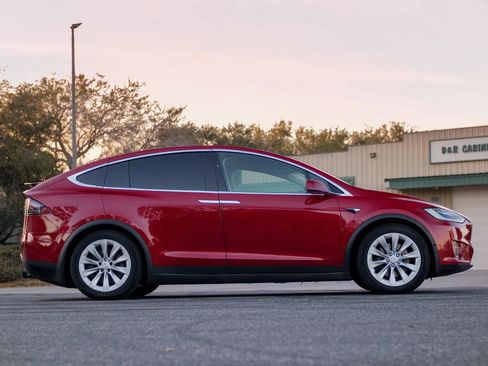 Used 2017 Tesla Model X 75D image 13